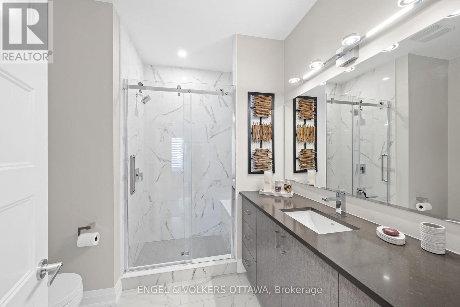 147 BLACKHORSE DRIVE - 26