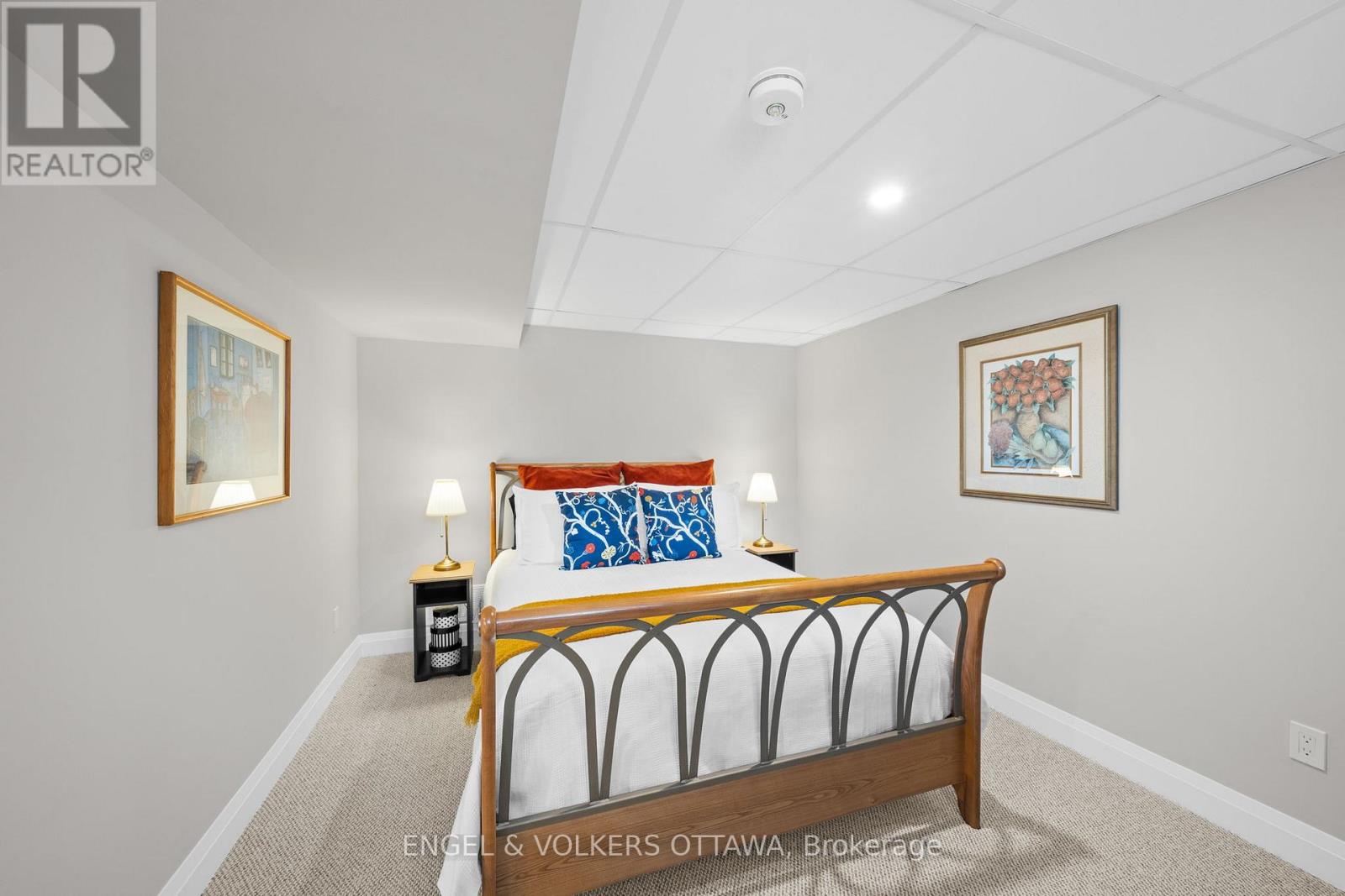 147 BLACKHORSE DRIVE - 32
