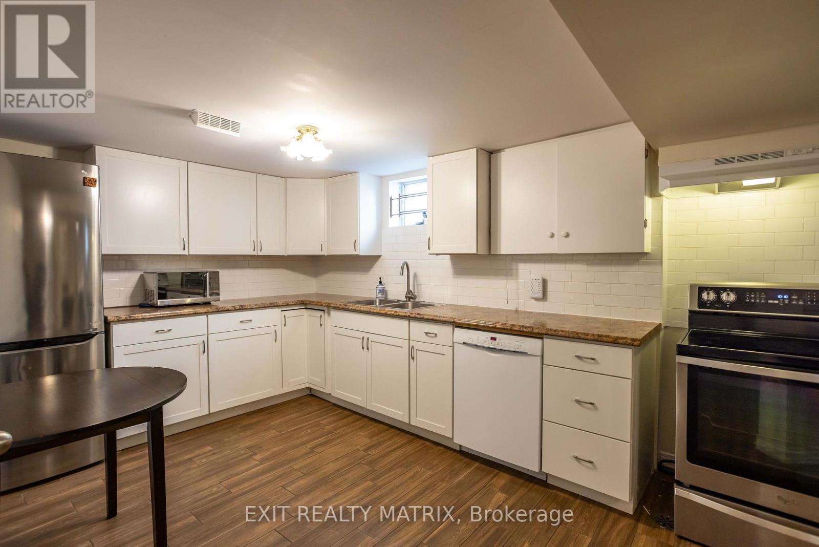 552 DUNBRACK STREET - Image 27
