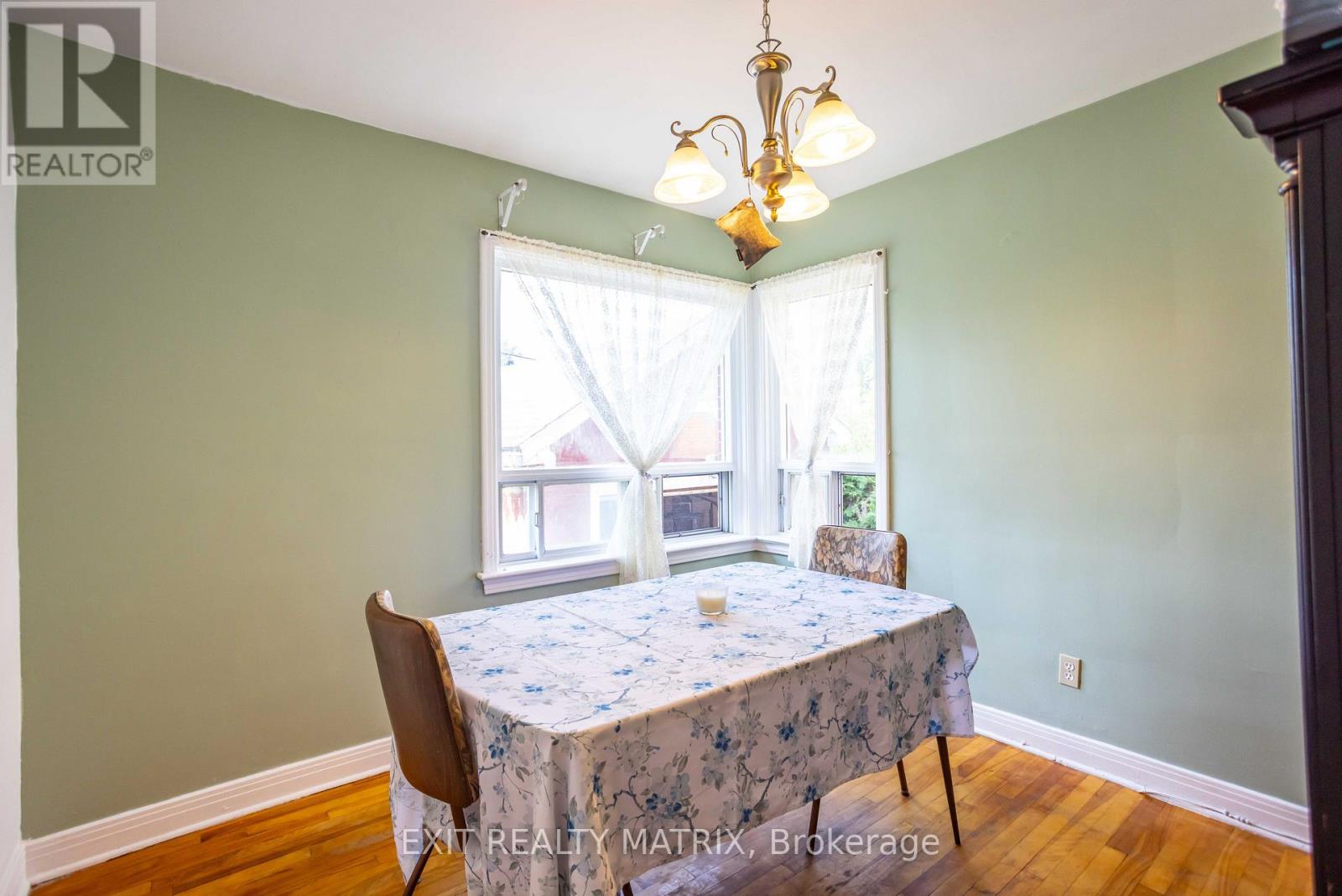 552 DUNBRACK STREET - Image 9