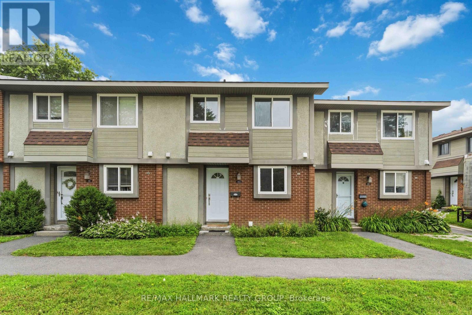 193 PICKFORD DRIVE - 1