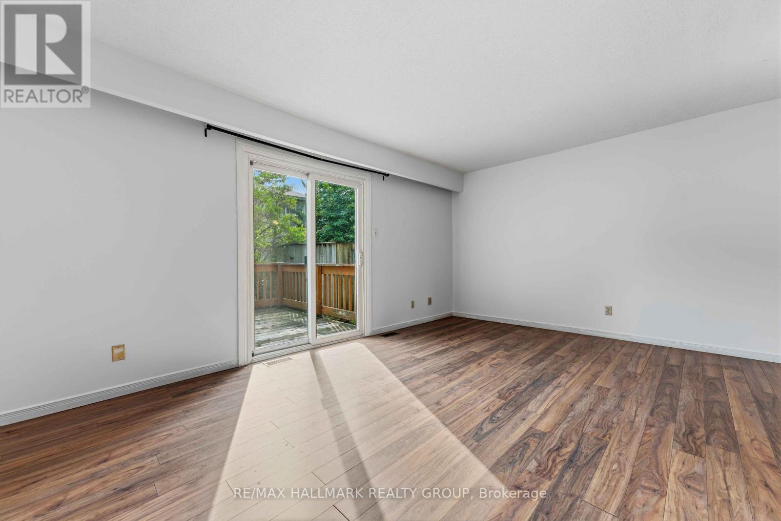 193 PICKFORD DRIVE - 11