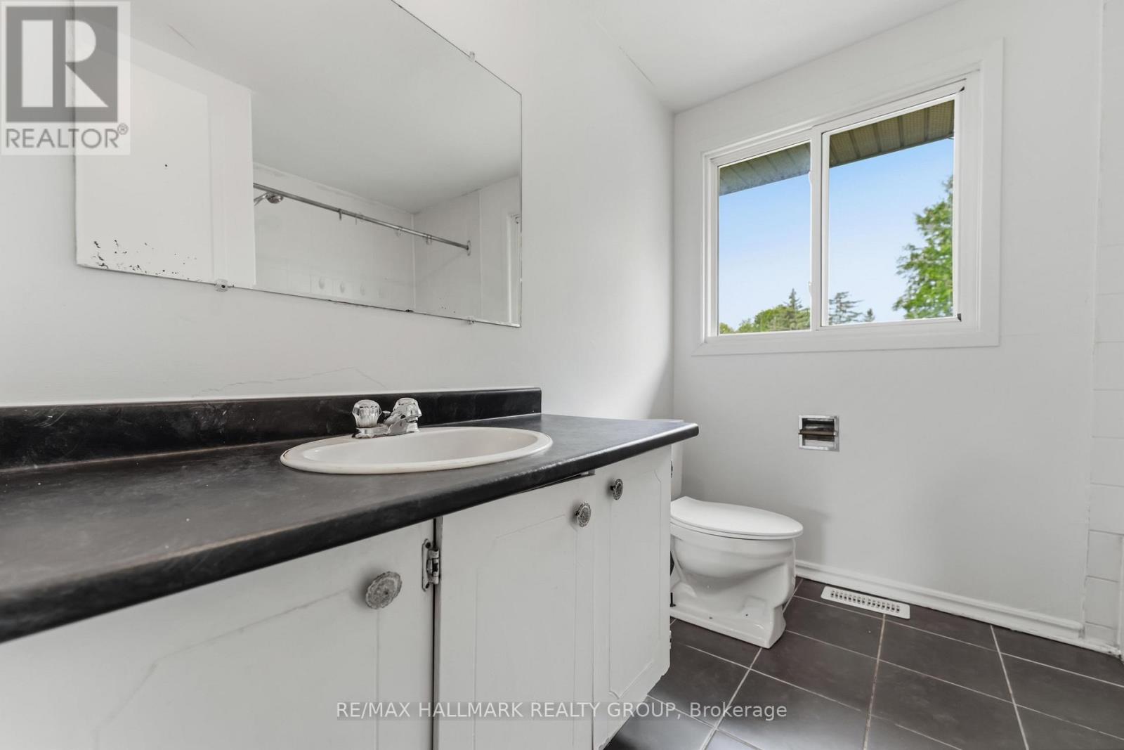 193 PICKFORD DRIVE - 14