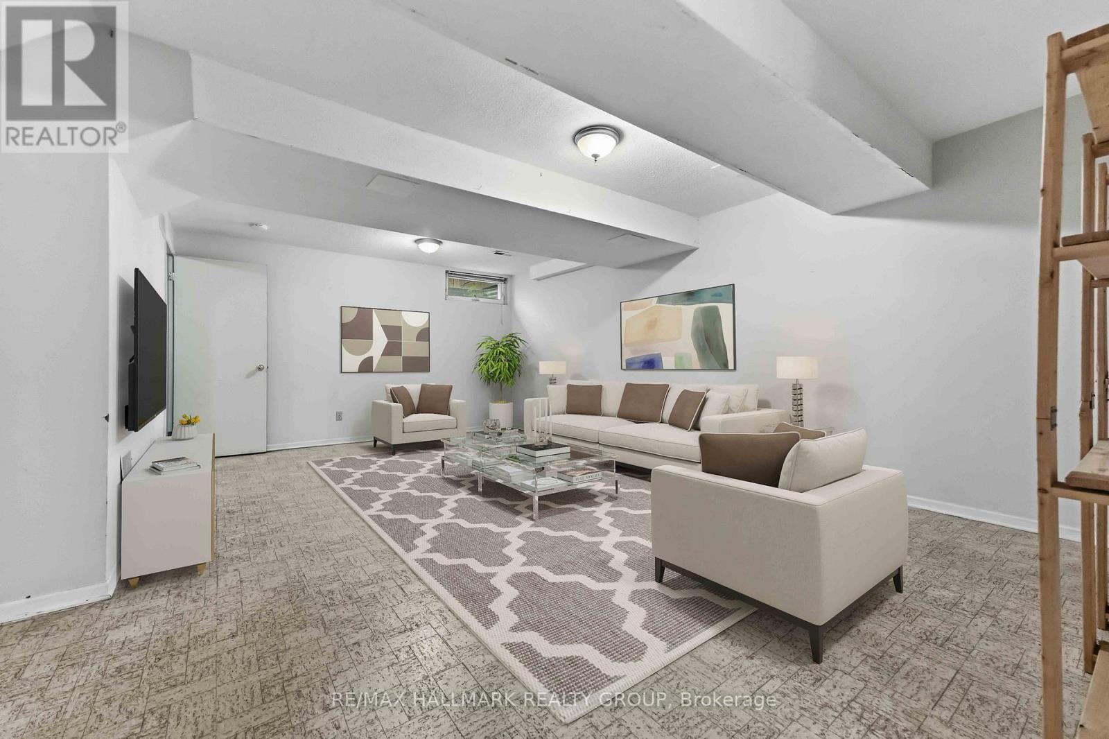 193 PICKFORD DRIVE - 17