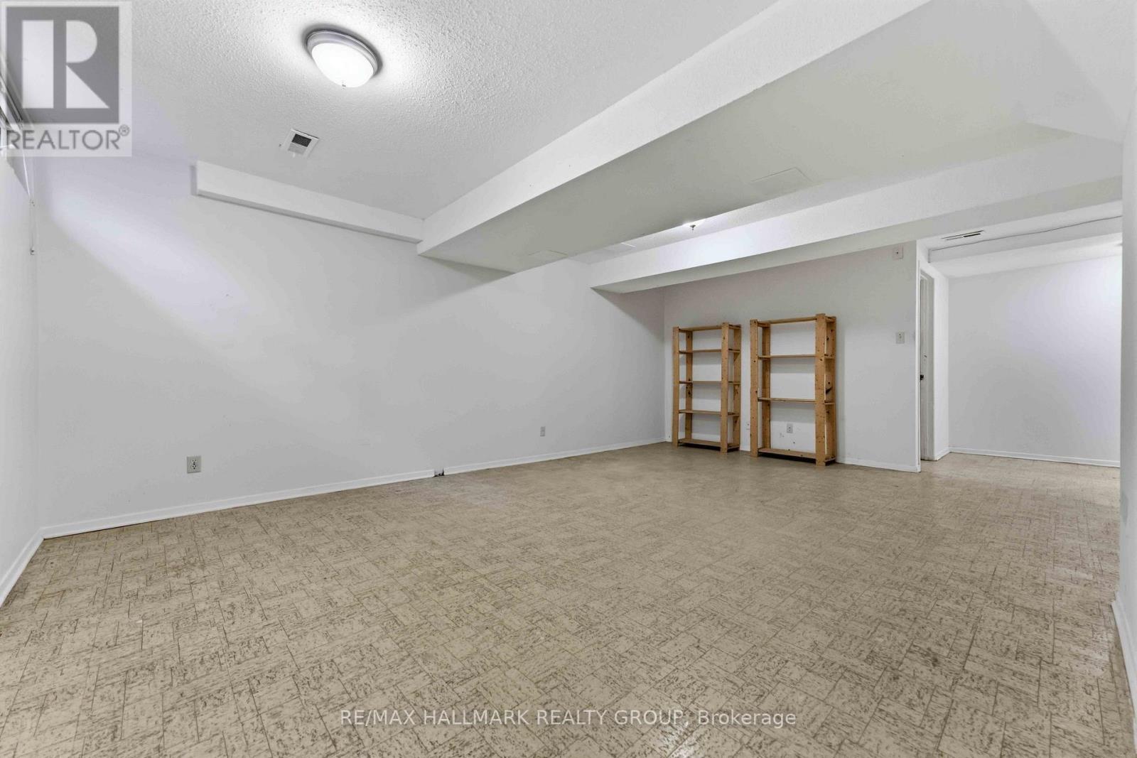 193 PICKFORD DRIVE - 18