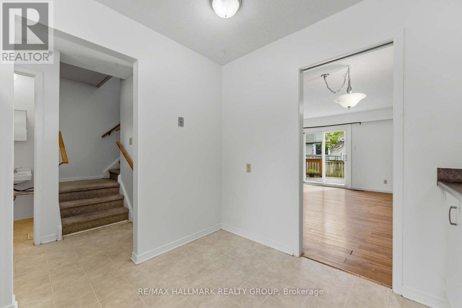 193 PICKFORD DRIVE - 4