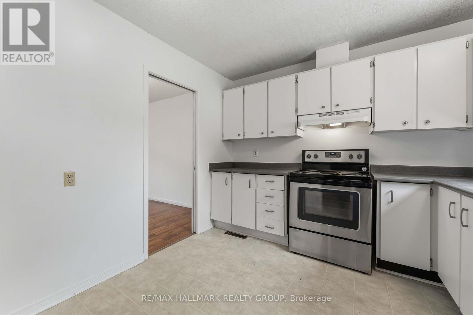 193 PICKFORD DRIVE - 5