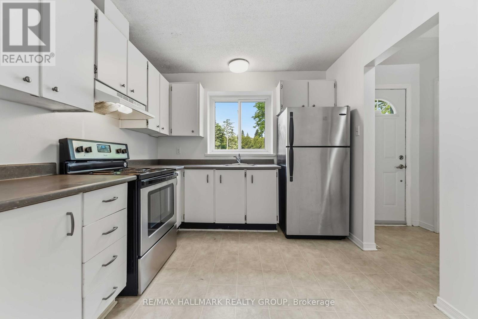 193 PICKFORD DRIVE - 6