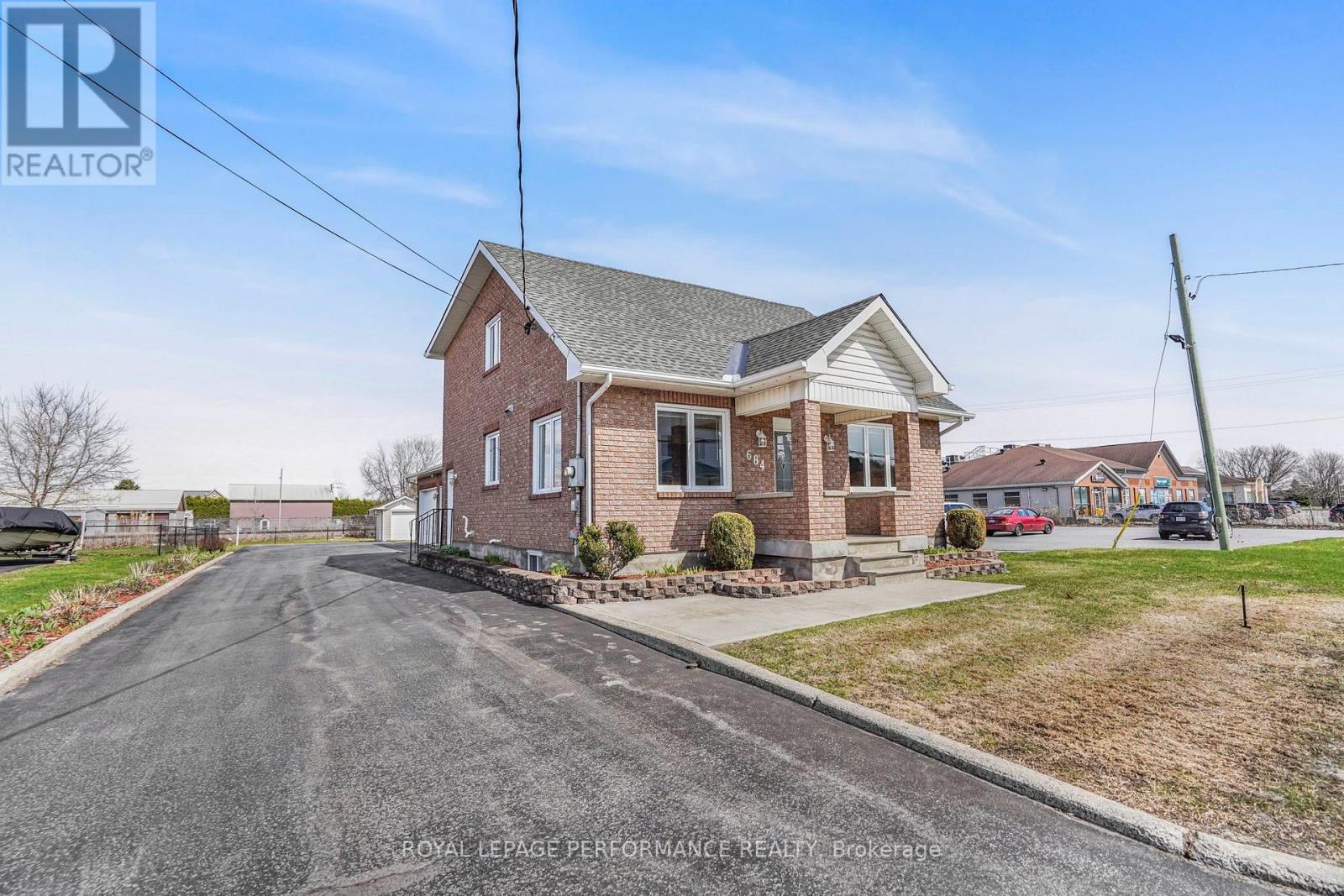 684 PRINCIPALE STREET - 1