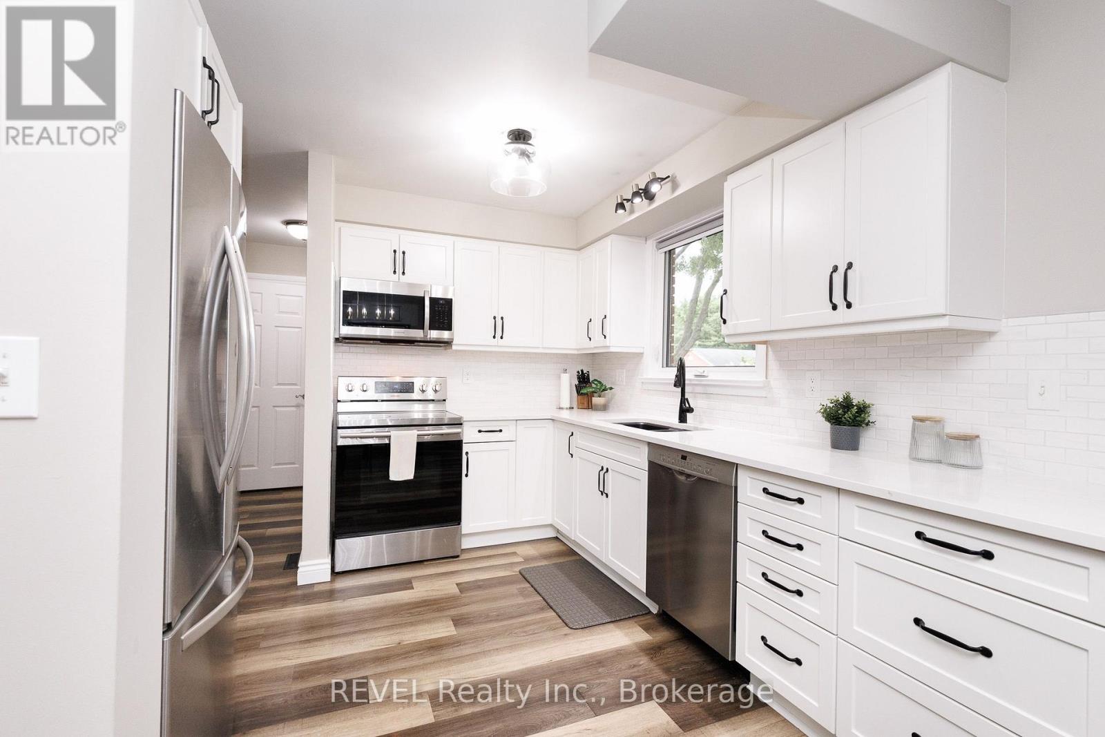 853 SOUTH PELHAM ROAD - 13