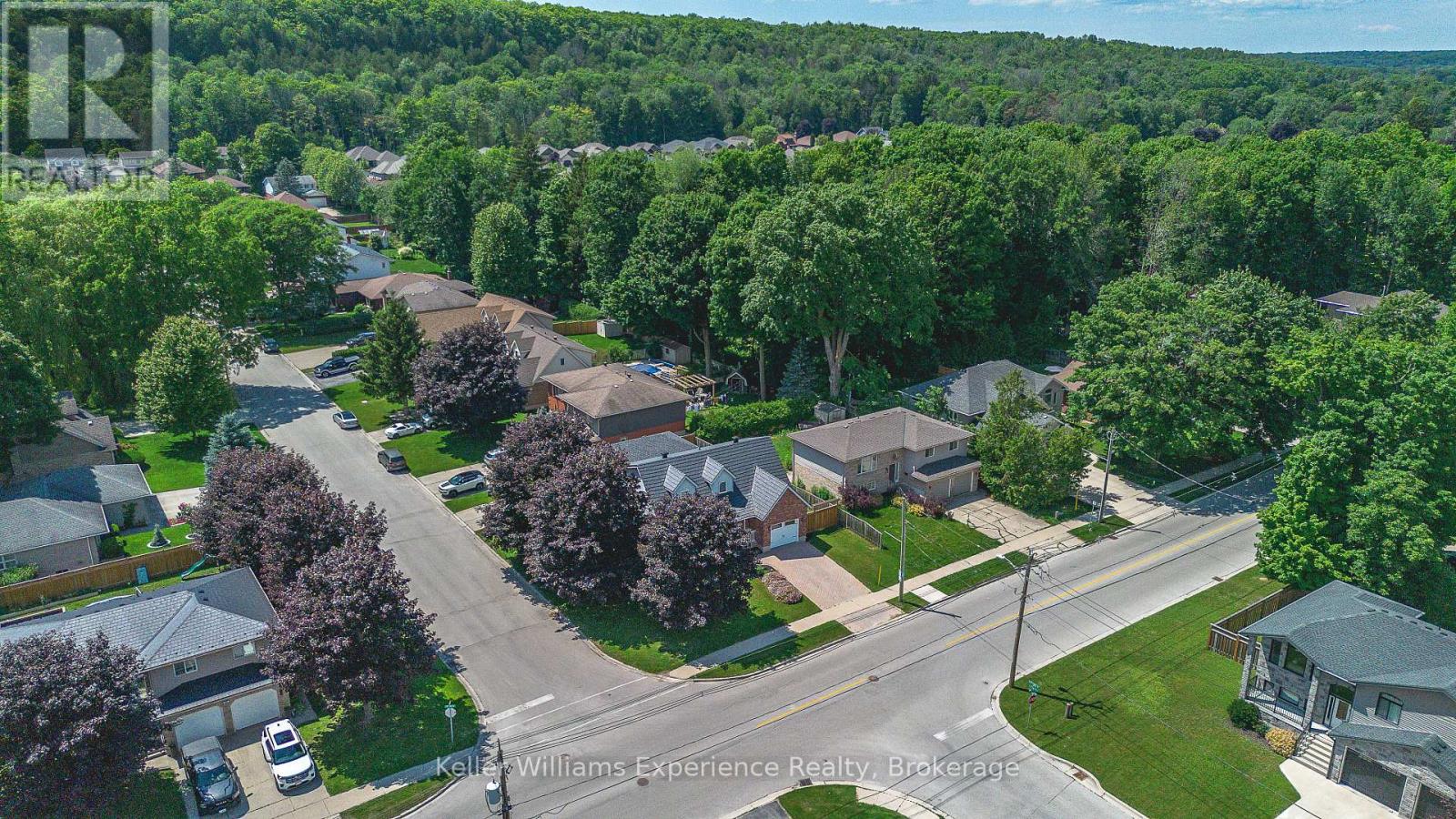 300 4TH AVENUE W - Image 48