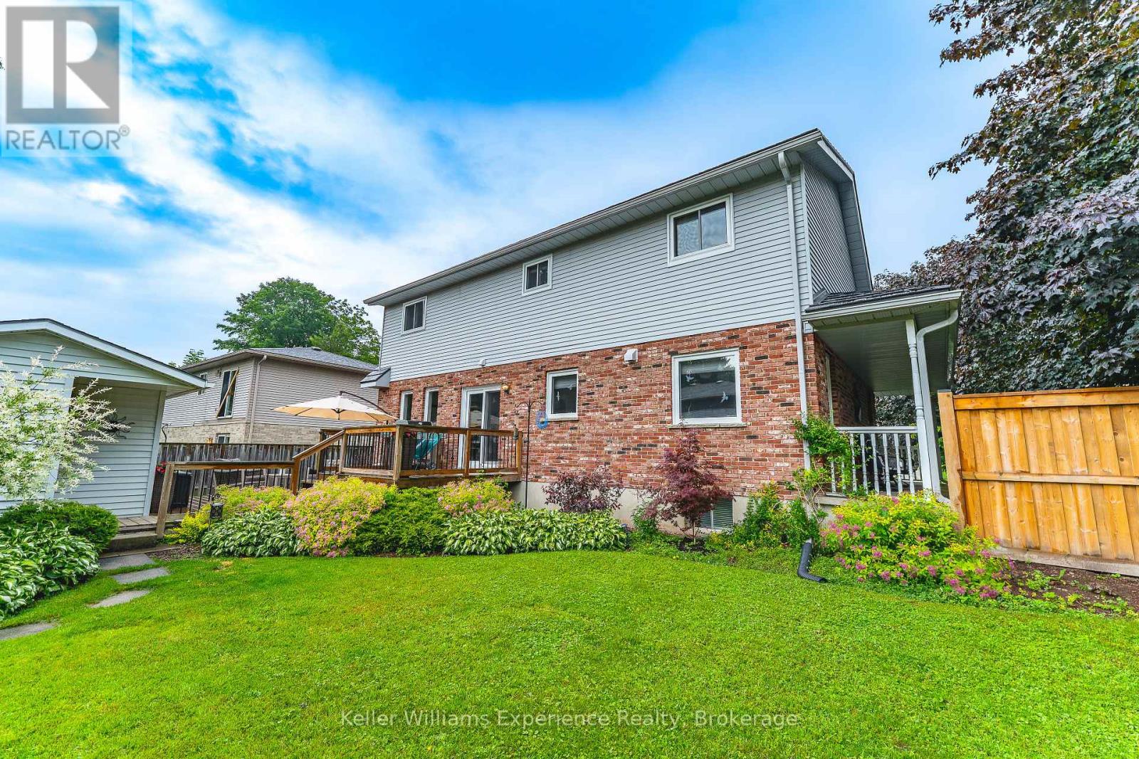 300 4TH AVENUE W - Image 43