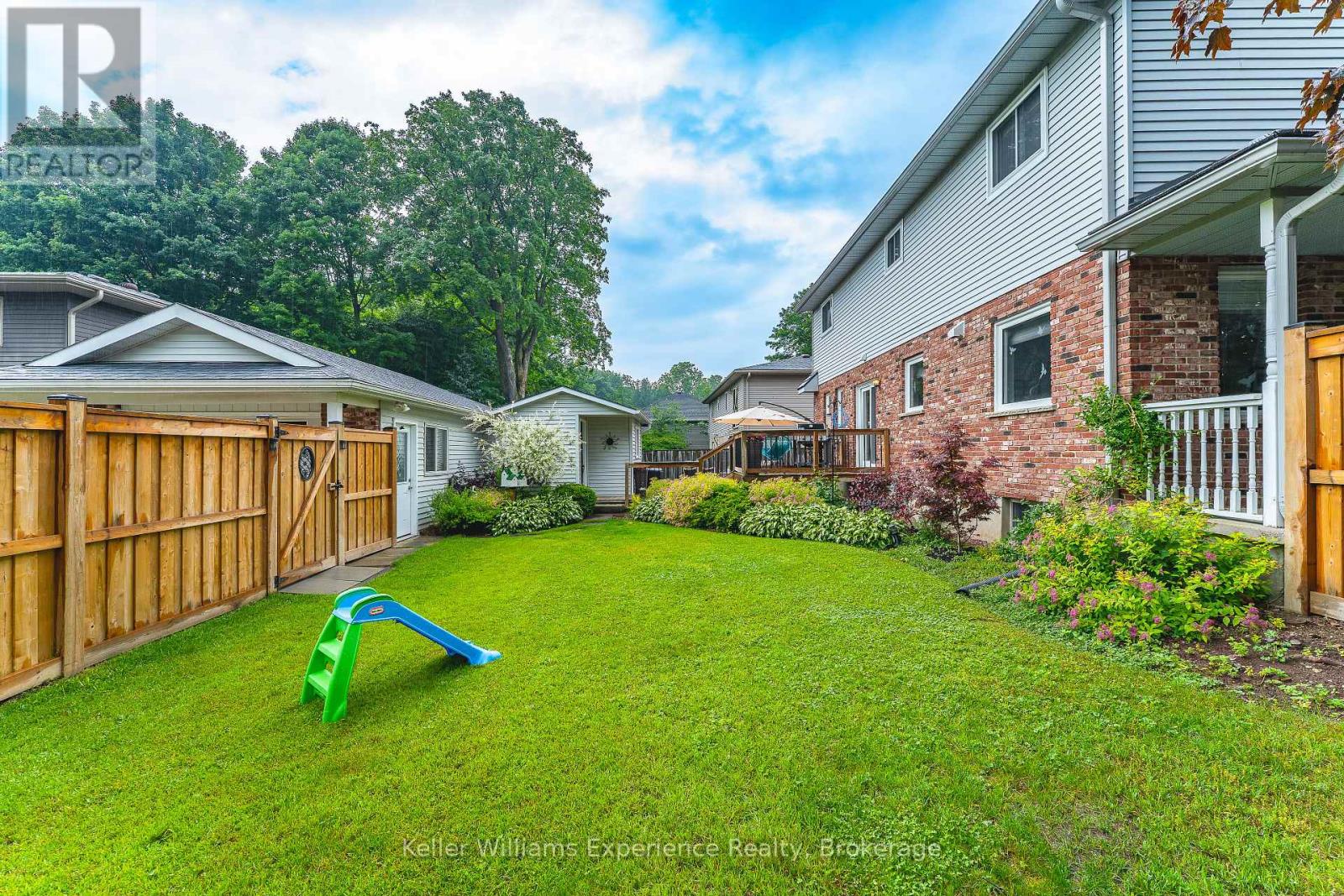 300 4TH AVENUE W - Image 44