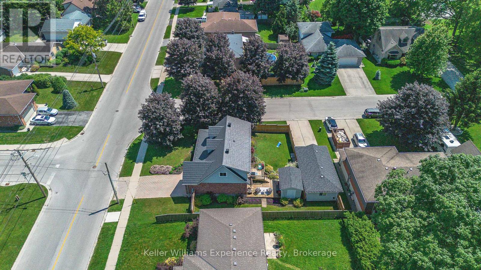 300 4TH AVENUE W - Image 49