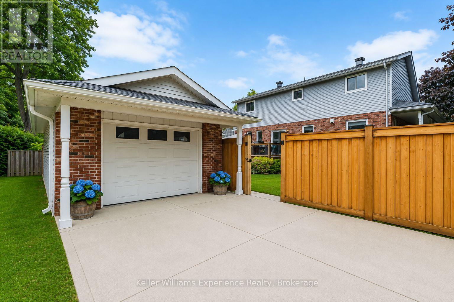 300 4TH AVENUE W - Image 46