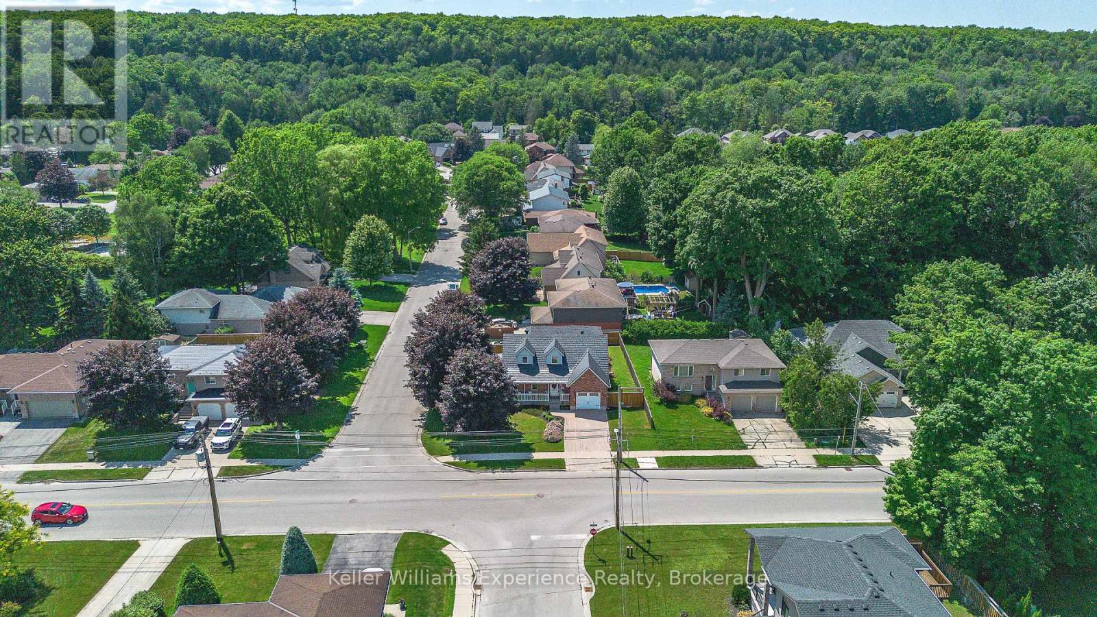 300 4TH AVENUE W - Image 47