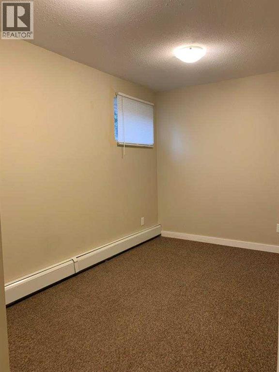 6014 56 Avenue - 21