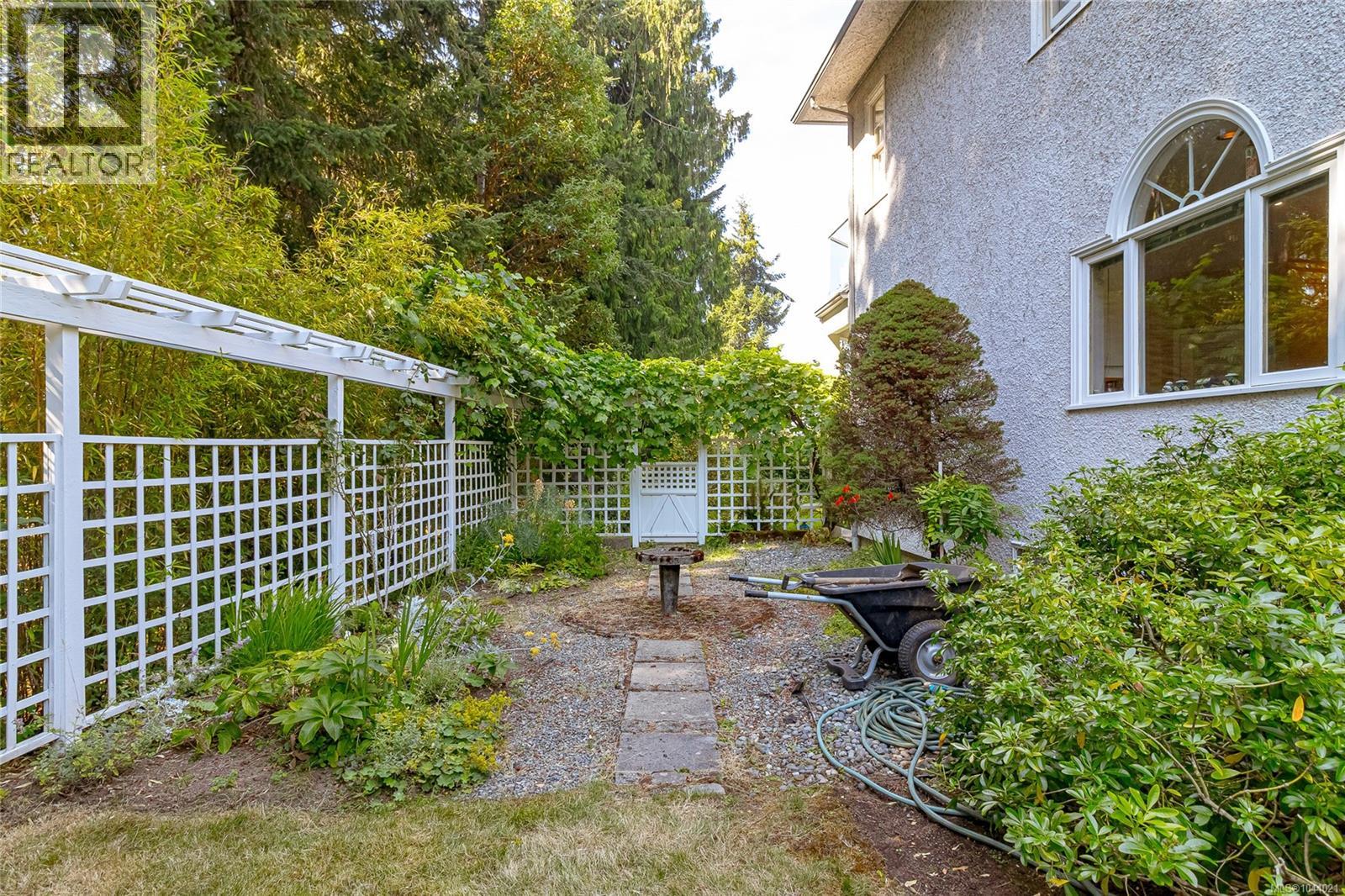 11418 Sycamore Pl - 72