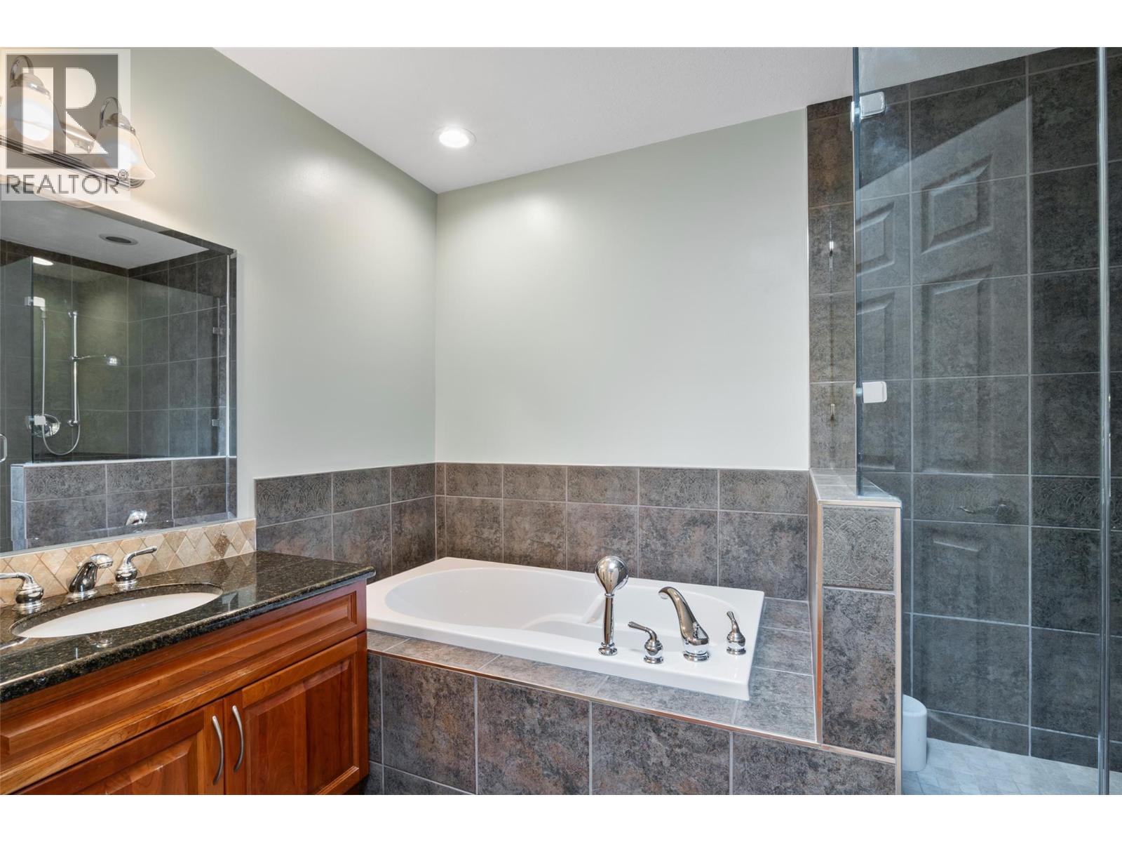 #16 6172 Squilax-Anglemont Road - 34