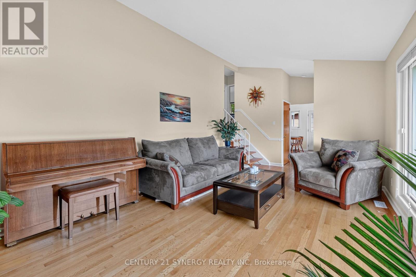 3 Bed, 2 Bath House for Sale in Ottawa – 20 SHERRY LANE, Ottawa – MLS# X13467240 - Image 21