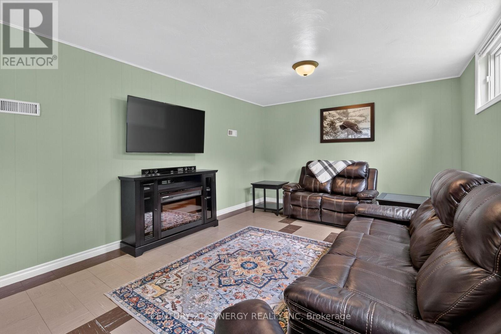 3 Bed, 2 Bath House for Sale in Ottawa – 20 SHERRY LANE, Ottawa – MLS# X13467240 - Image 74