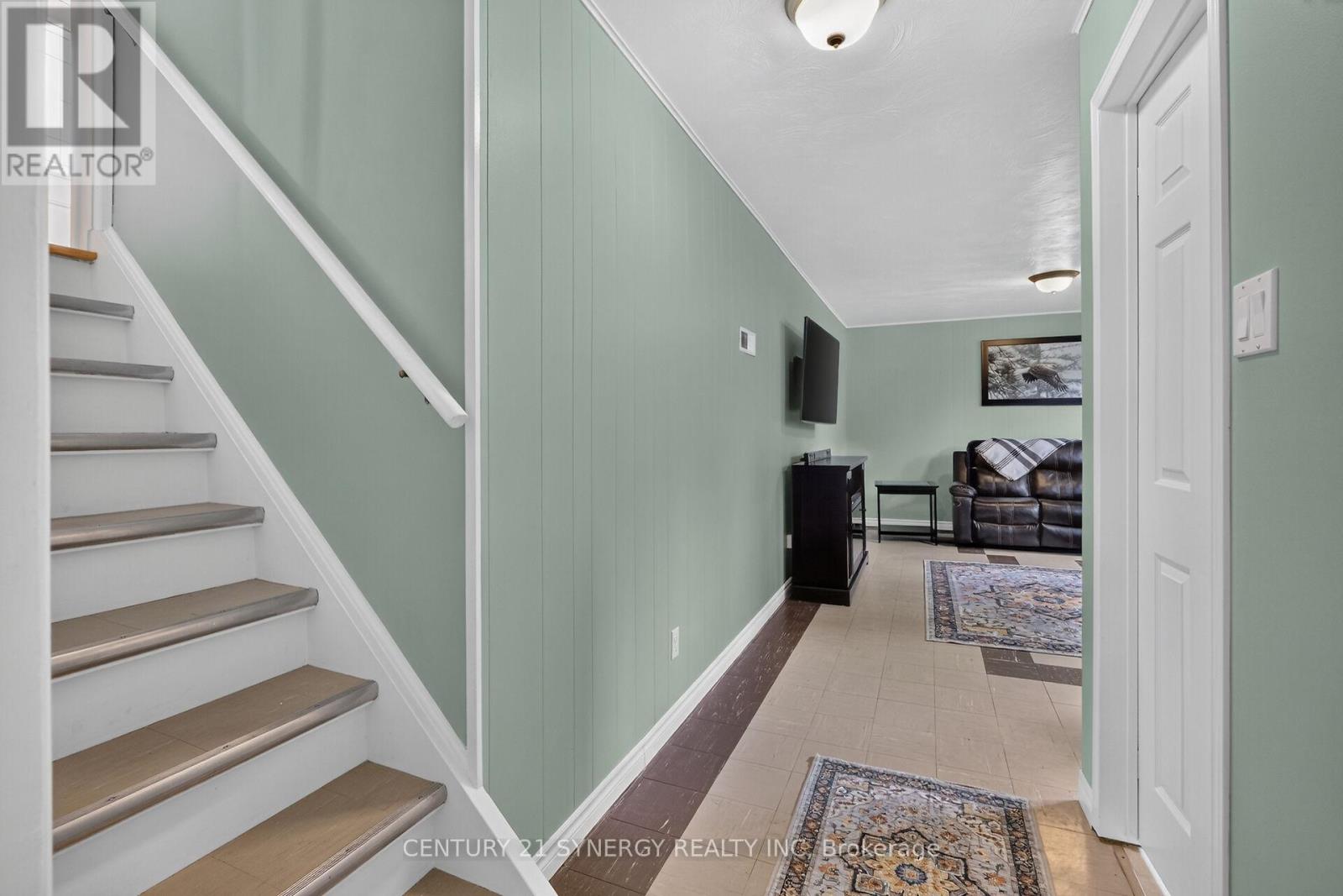 3 Bed, 2 Bath House for Sale in Ottawa – 20 SHERRY LANE, Ottawa – MLS# X13467240 - Image 70