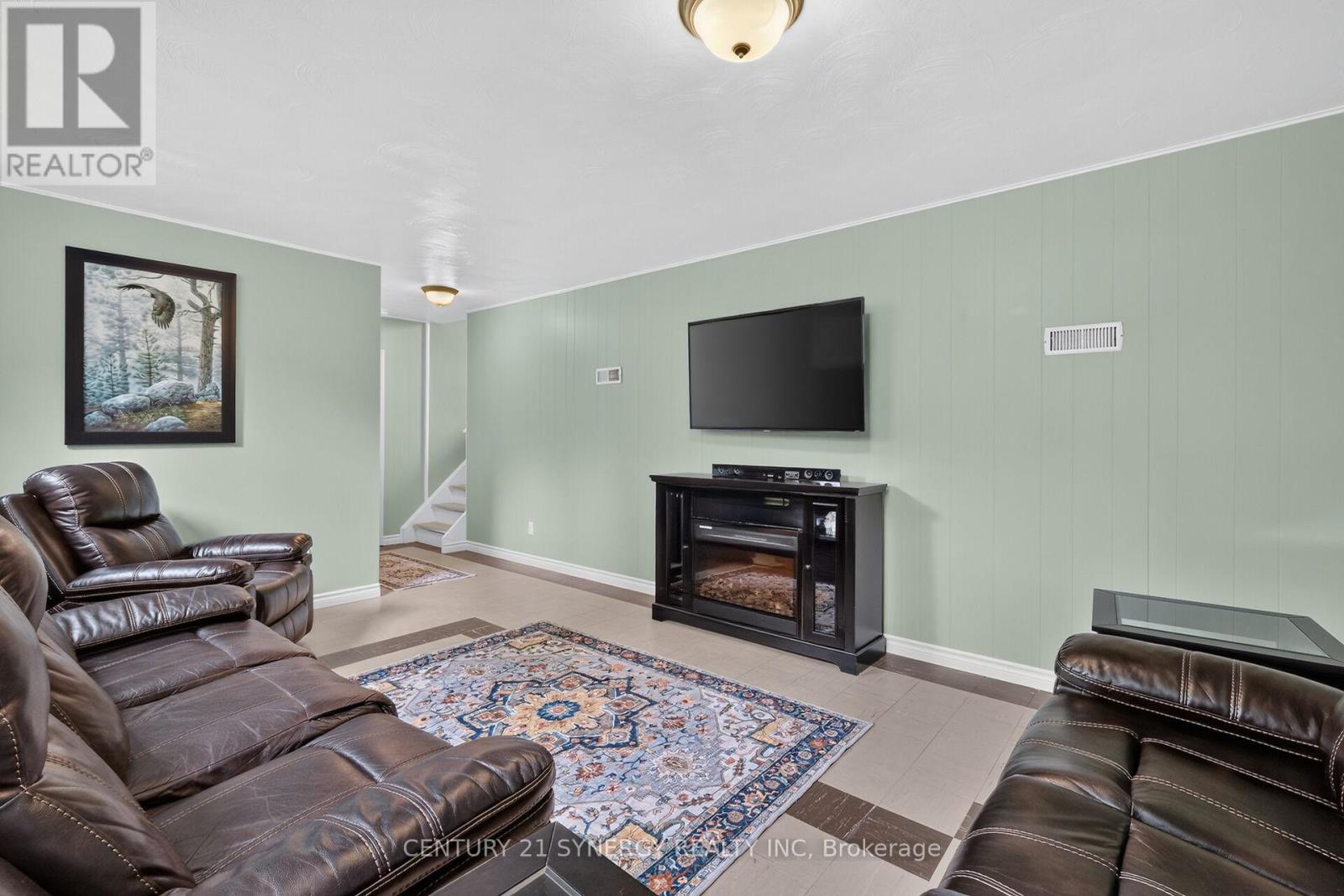 3 Bed, 2 Bath House for Sale in Ottawa – 20 SHERRY LANE, Ottawa – MLS# X13467240 - Image 78
