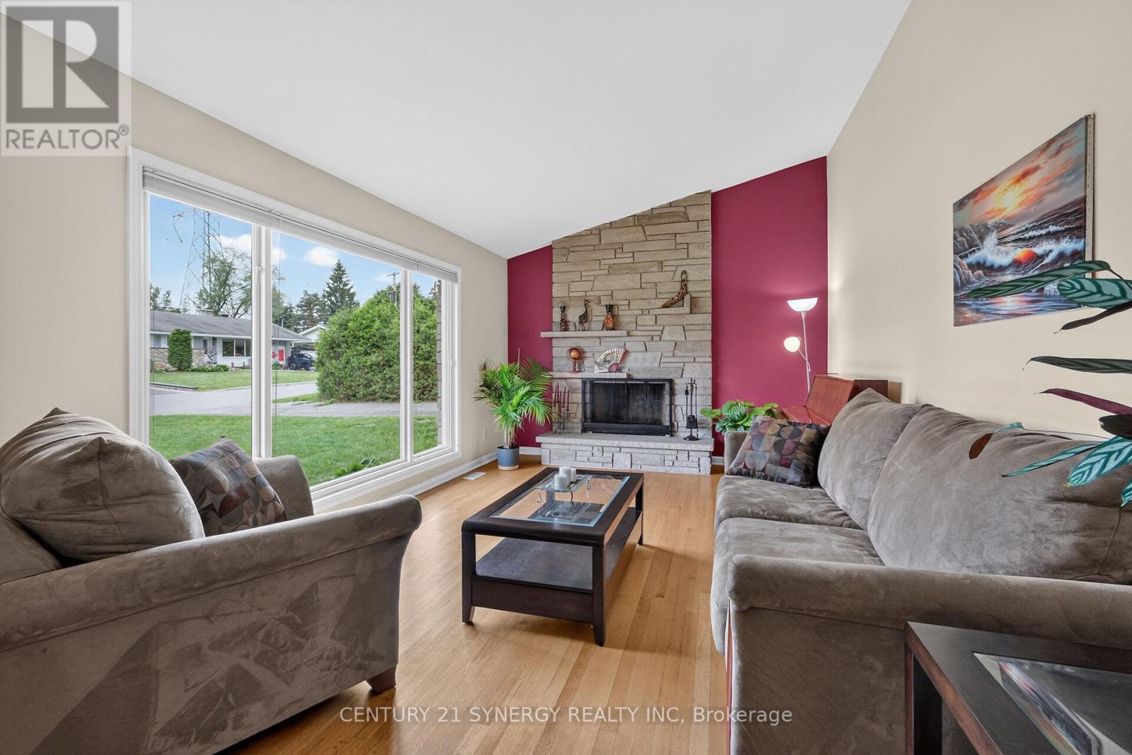 3 Bed, 2 Bath House for Sale in Ottawa – 20 SHERRY LANE, Ottawa – MLS# X13467240 - Image 15