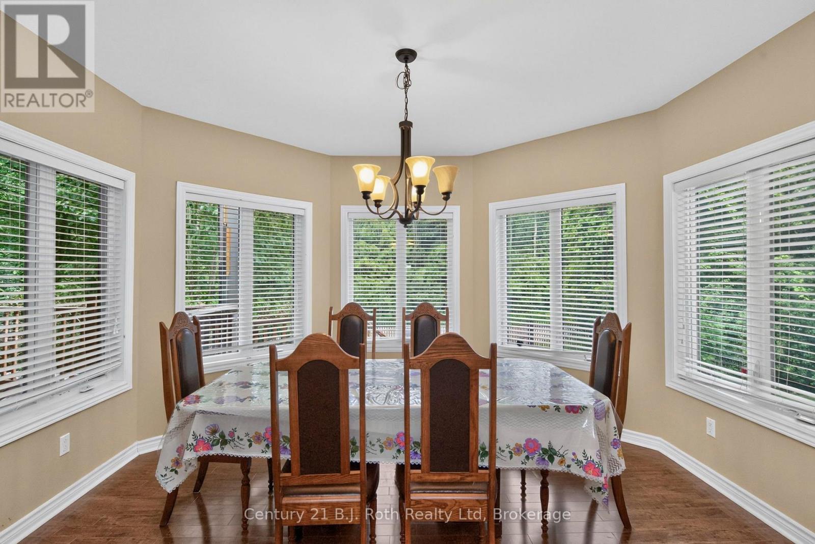 11 RUE KAROLA ROAD - 11