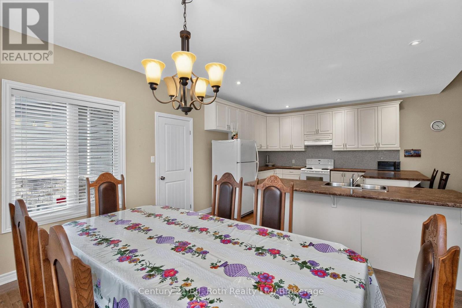11 RUE KAROLA ROAD - 12