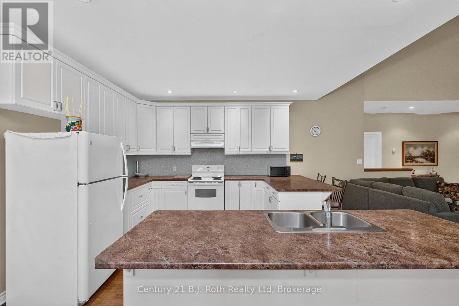 11 RUE KAROLA ROAD - 14