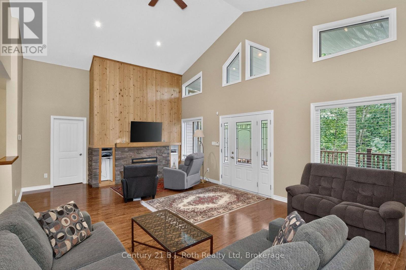 11 RUE KAROLA ROAD - 19