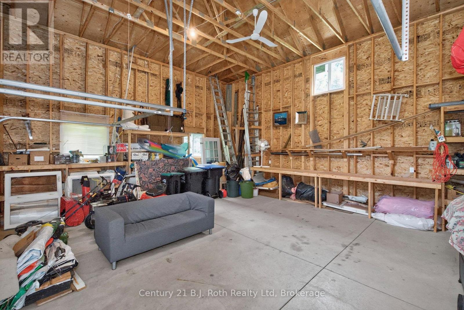 11 RUE KAROLA ROAD - 37