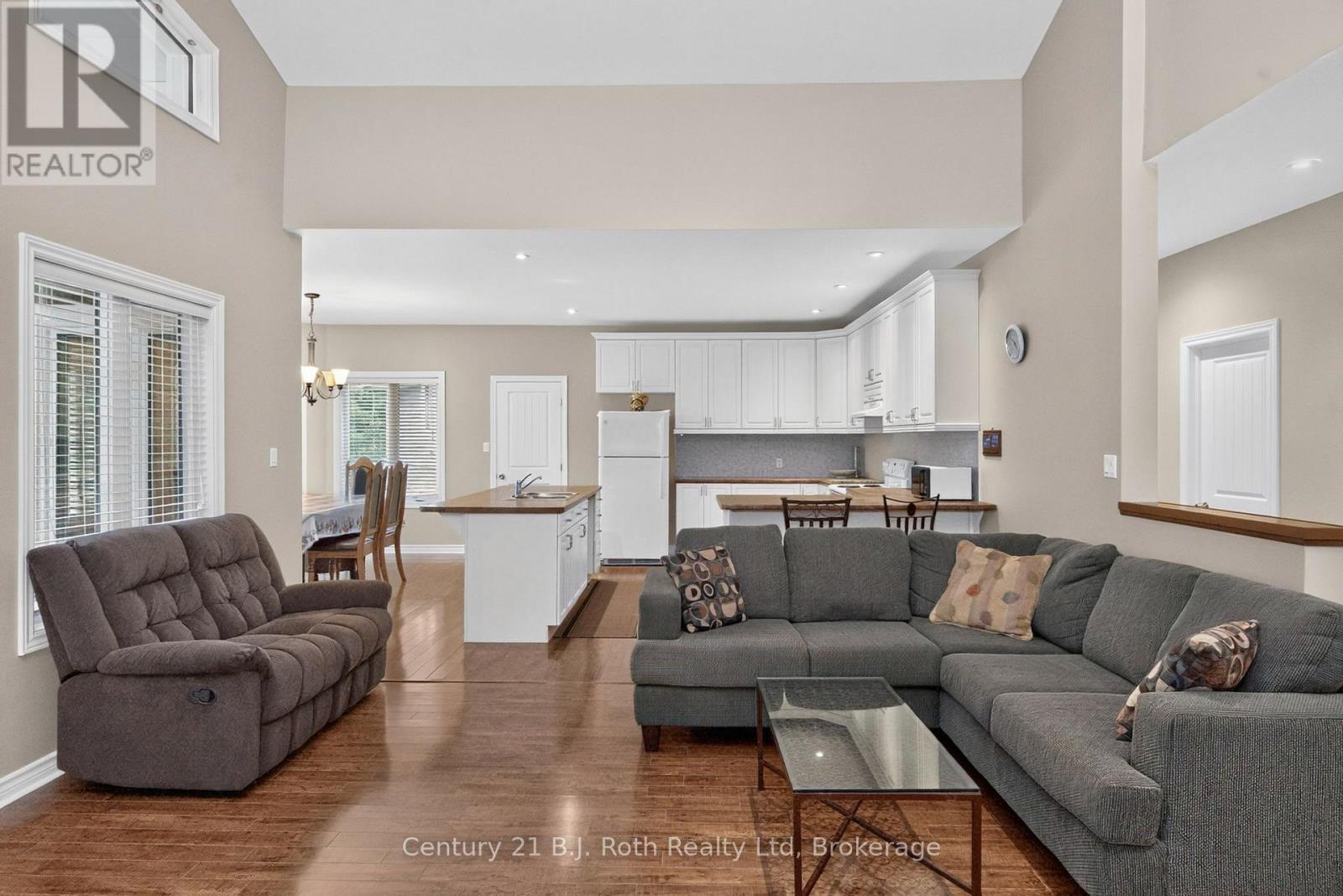 11 RUE KAROLA ROAD - 8