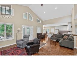 Mud room - 11 Rue Karola Road, Tiny, ON L0L2J0 Photo 7