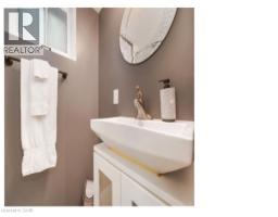 28 Spring Street W Unit# Lower Level, Waterloo, ON N2L2Z8 Photo 6