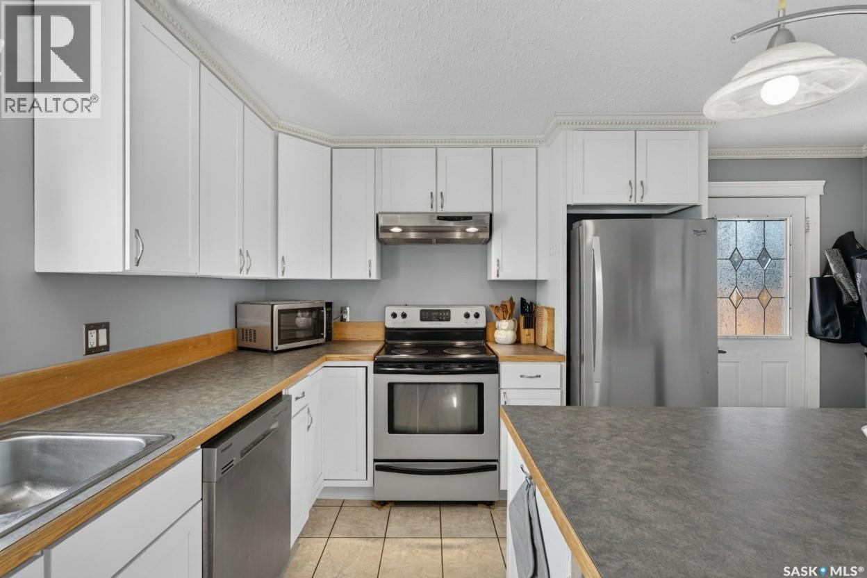 477 22nd STREET E - 6