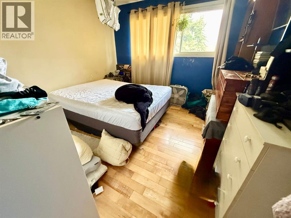 A & B, 110 MASKUTA Drive - 9