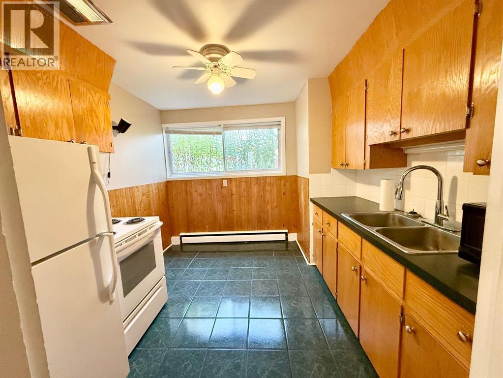 A & B, 110 MASKUTA Drive - 14
