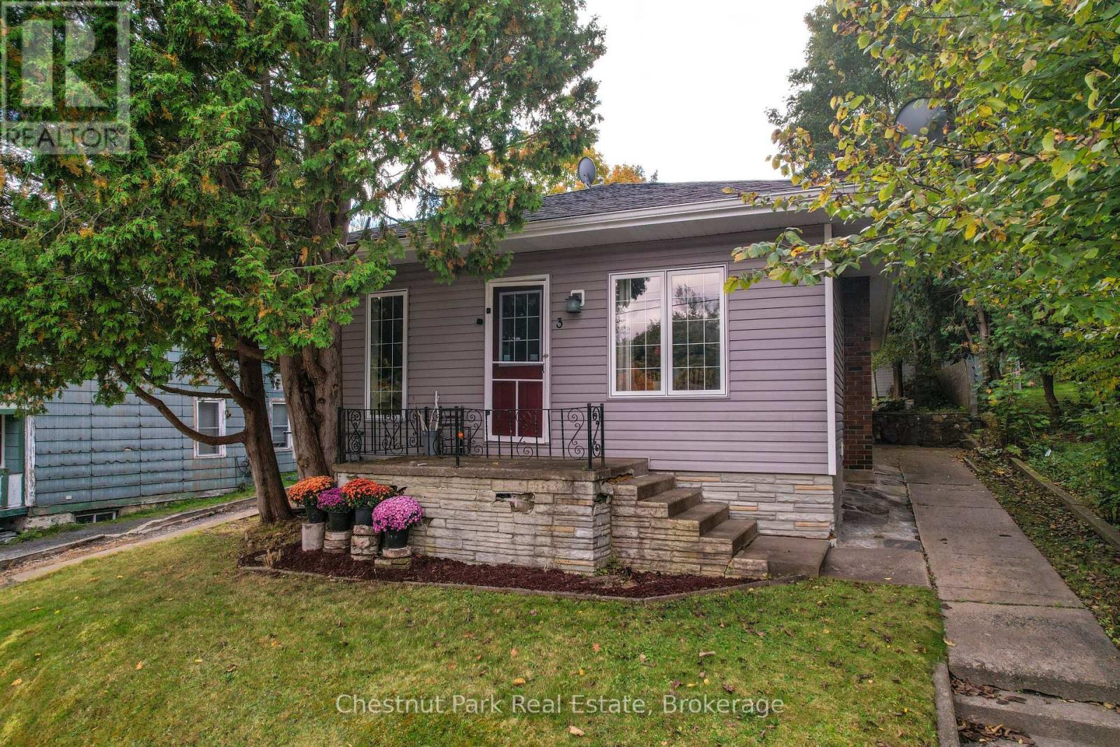 3 CORA STREET E - 1