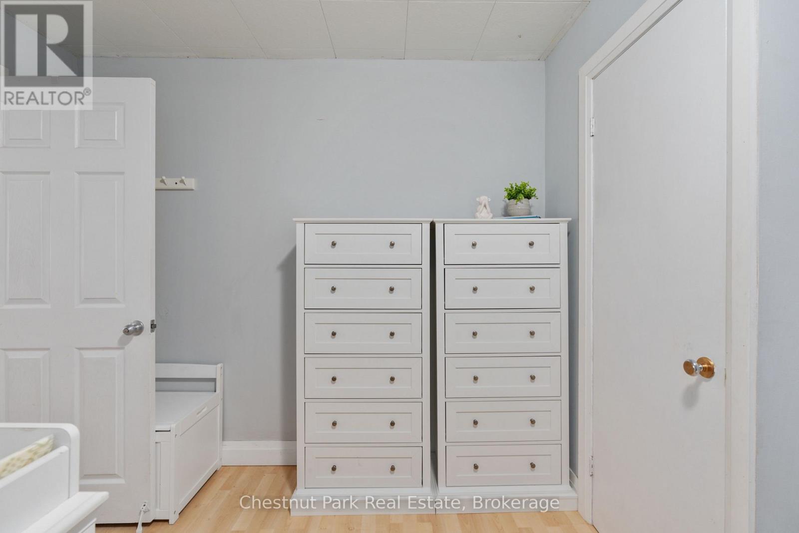 3 CORA STREET E - 25