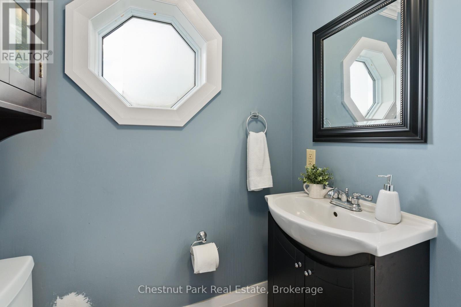 3 CORA STREET E - 27