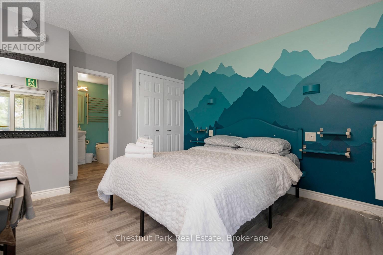 #306 796468 GREY ROAD 19 - 11