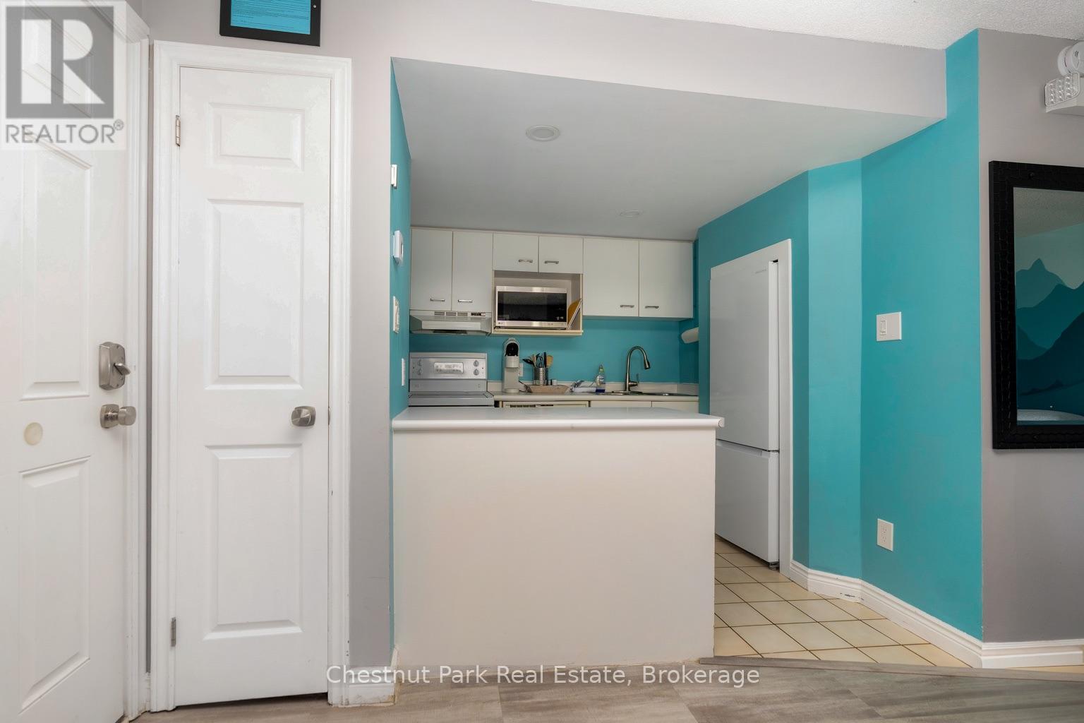 #306 796468 GREY ROAD 19 - 13