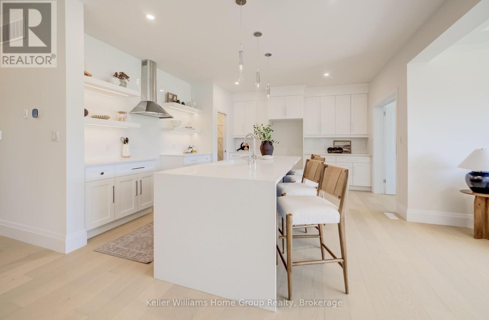 31 NICHOLAS WAY - 11