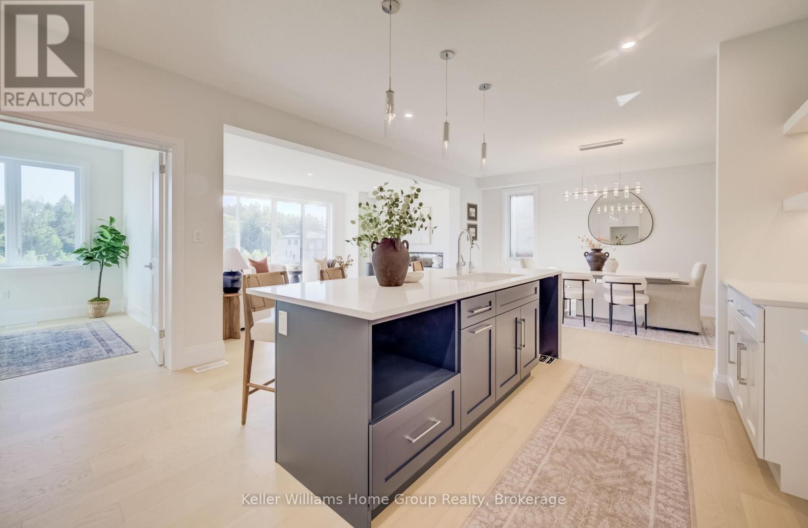 31 NICHOLAS WAY - 16