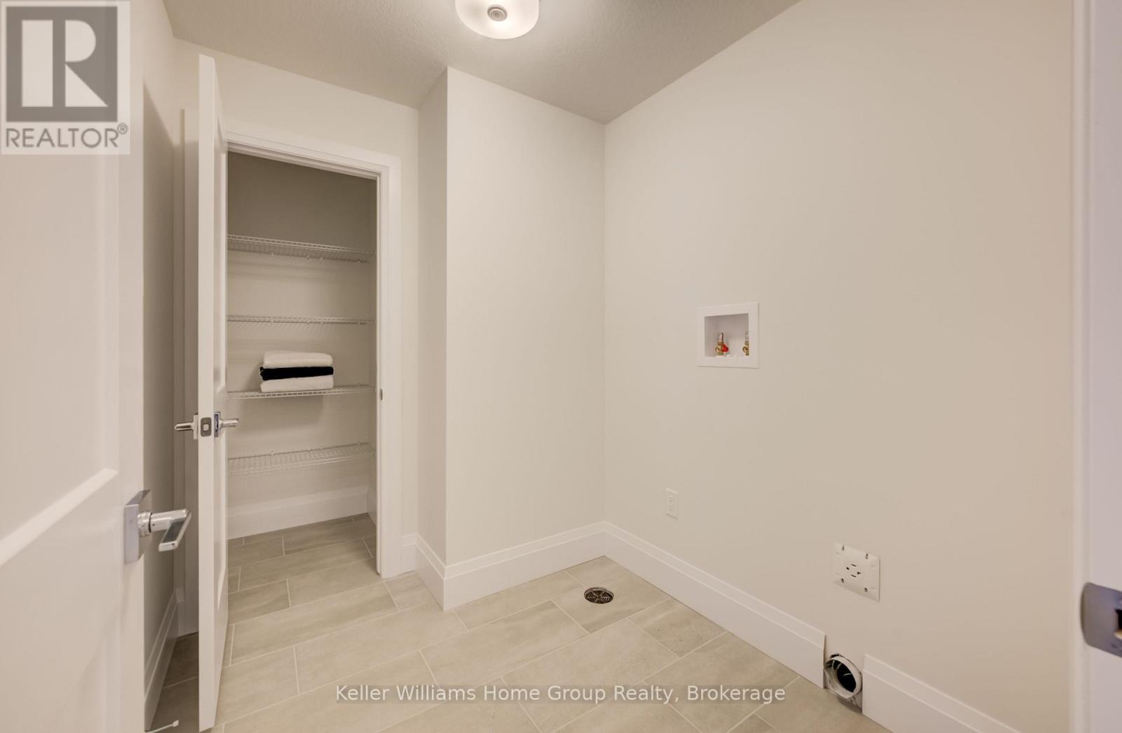 31 NICHOLAS WAY - 35