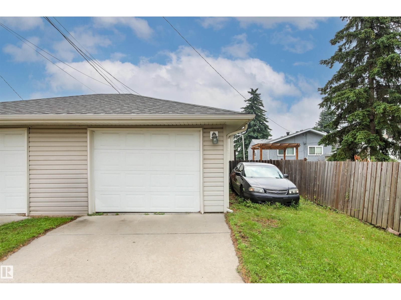 10632 155 ST NW - 4