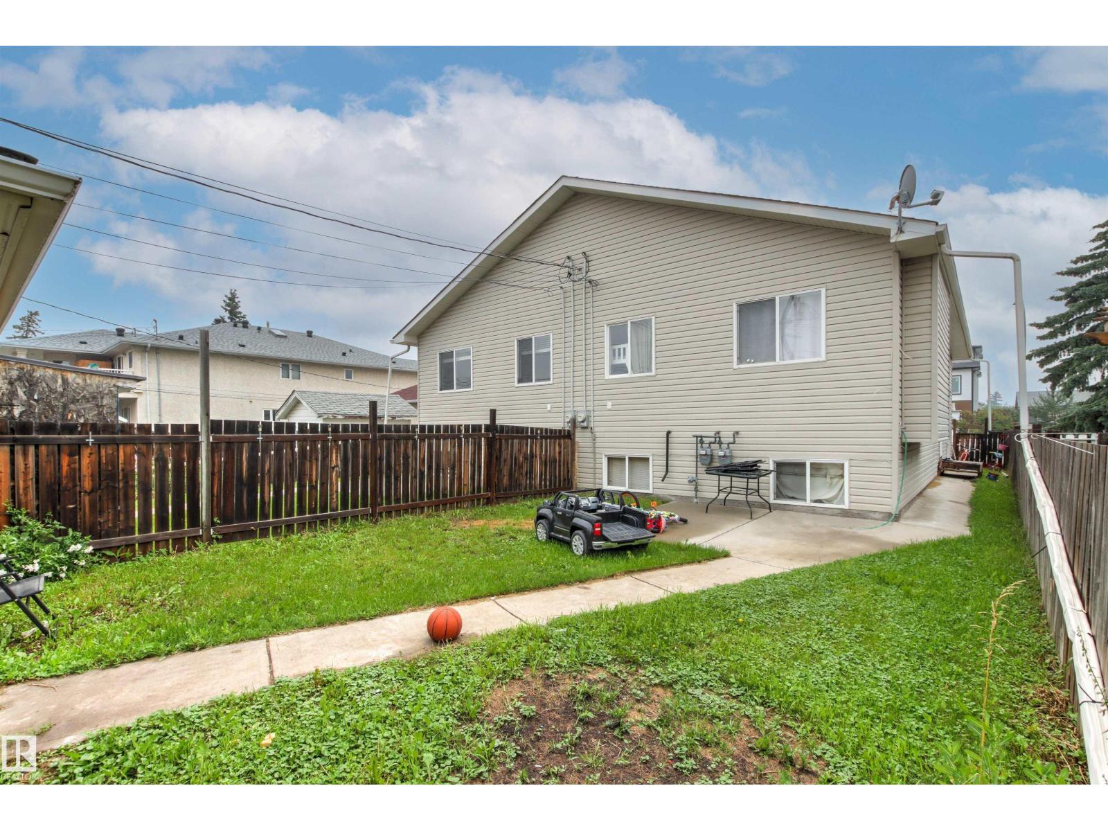 10632 155 ST NW - 5