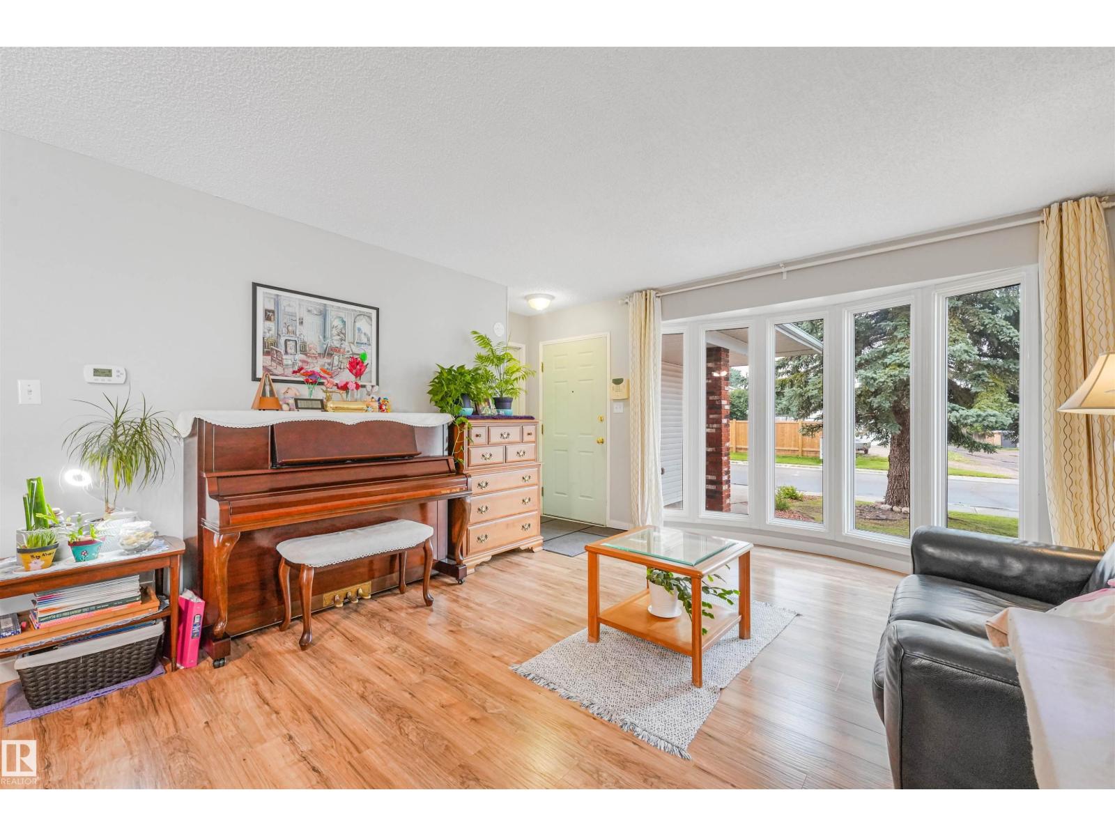18611 57 AV NW - 11